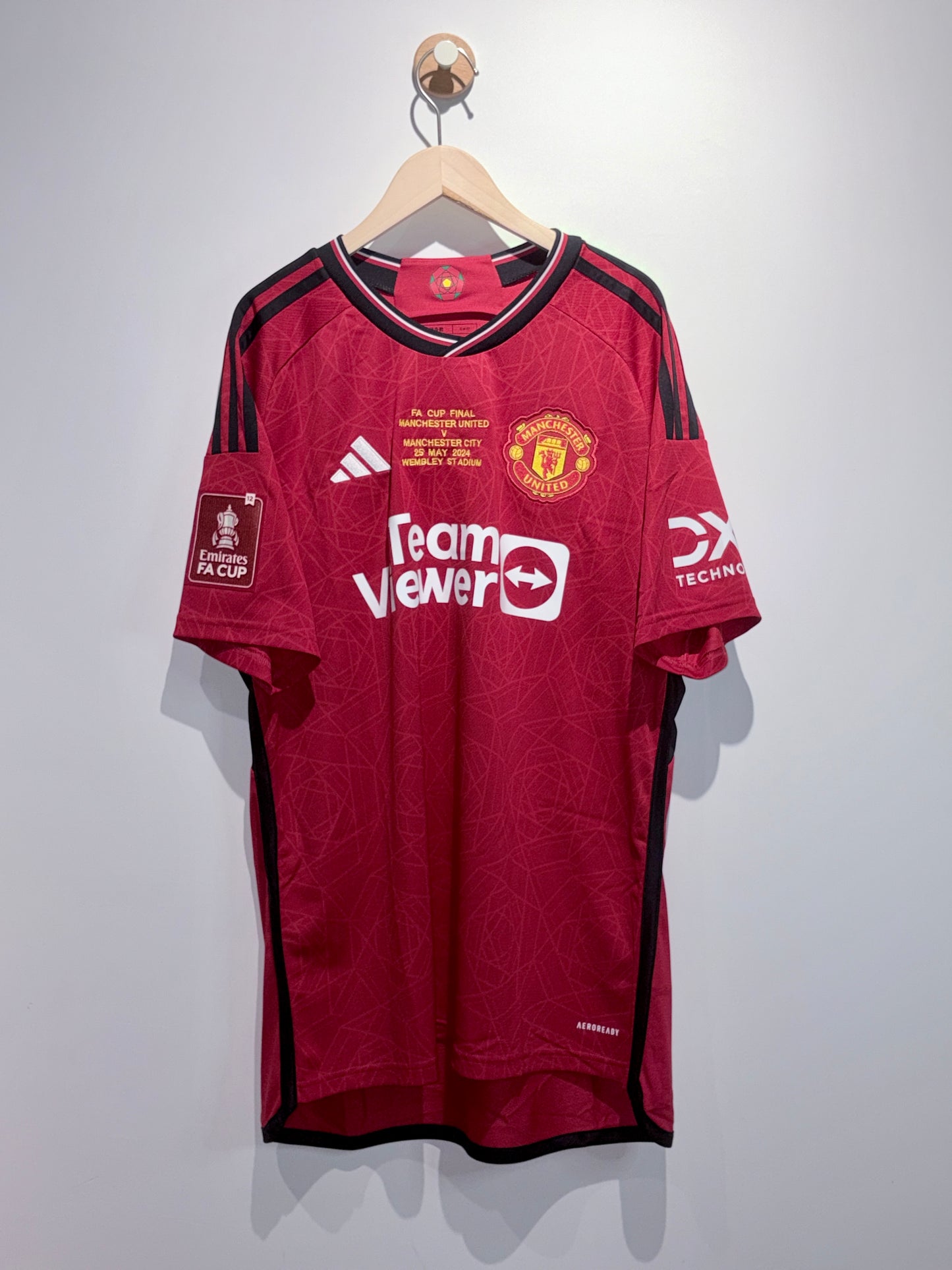 【代放】全新連牌曼聯2023/2024主場球衣足總杯決賽版【華拉尼】｜BNWT Manchester United 2023/2024 Home Shirt FA Cup Final【Varane】