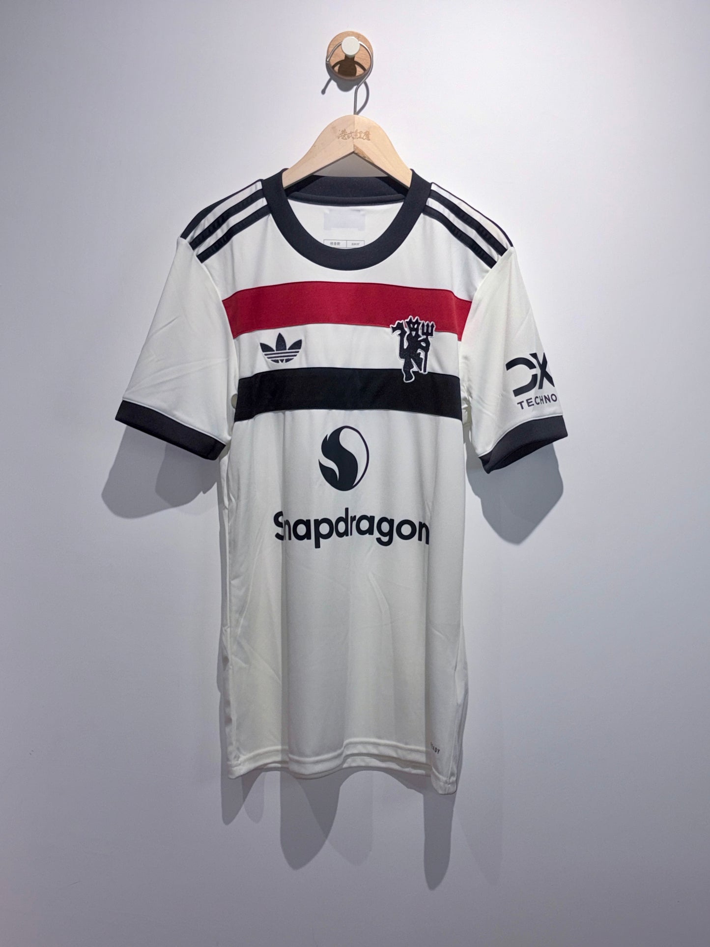 【代放】全新連牌曼聯2024/2025第三作客球衣LE SSERAFIM聯名款【金采源】｜BNWT Manchester United x LE SSERAFIM 2024/2025 Third Shirt 【CHAEWON】